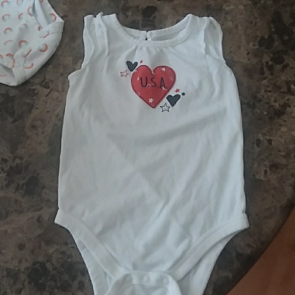 NWOT- 3 for $6 Tanktop Onezee/Bodysuits - Picture 6 of 8
